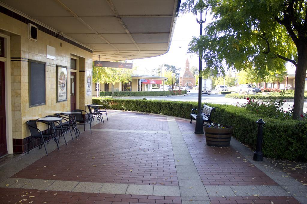 Court House Hotel Boorowa 외부 사진