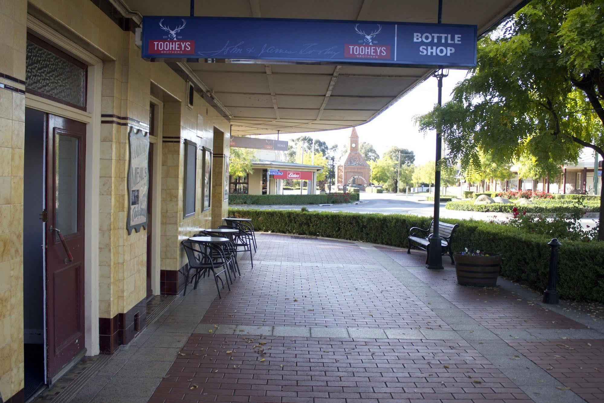 Court House Hotel Boorowa 외부 사진